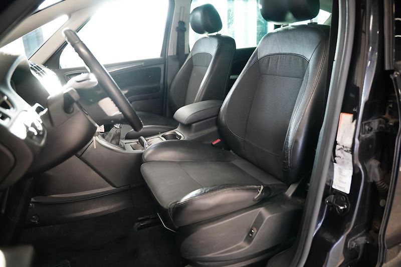 Ford S-MAX - fotka 11 z 21