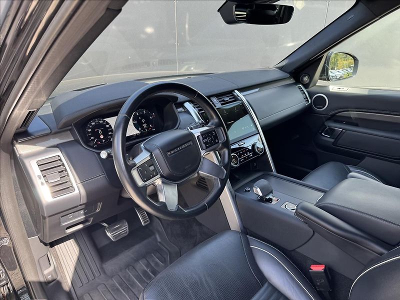 Land Rover Discovery 3,0 D300 R-Dynamic HSE AT AWD - fotka 9 z 36
