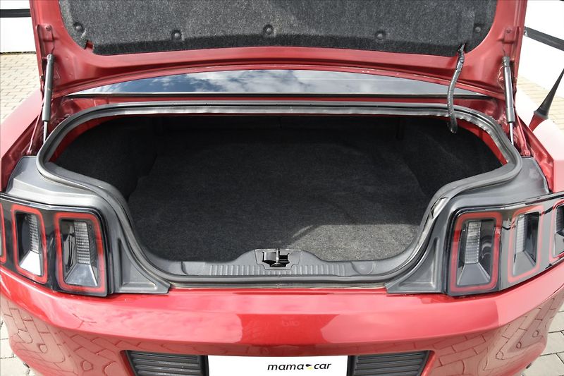 Ford Mustang GT 3.7i 227kW AUTOMAT - fotka 11 z 22