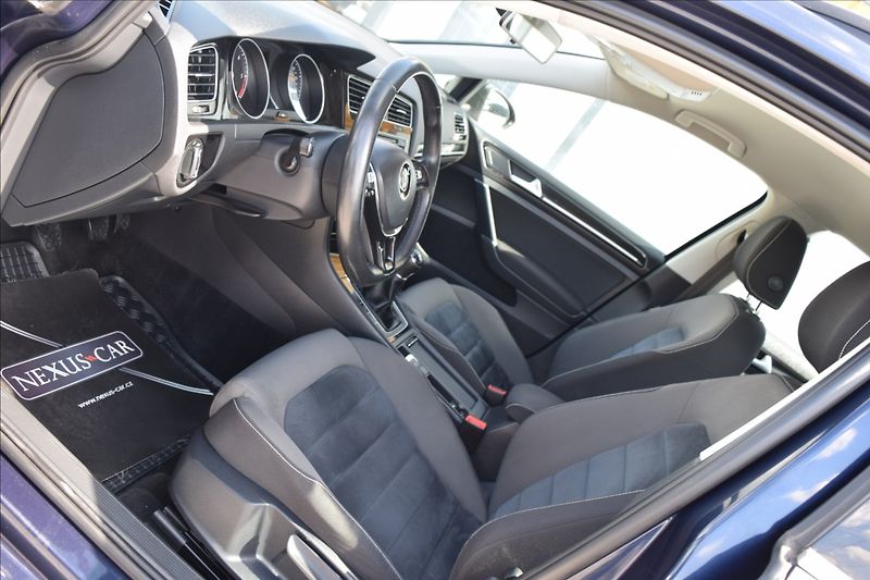Volkswagen Golf 2,0 TDI 110KW KAMERA XENONY - fotka 15 z 48