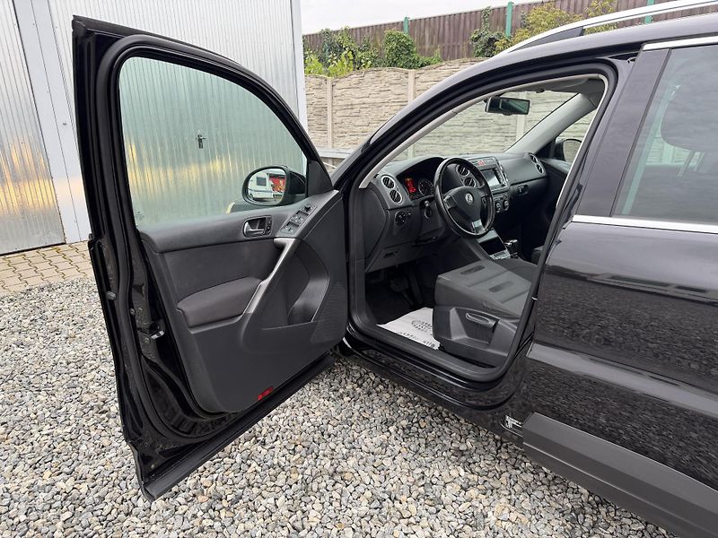 Volkswagen Tiguan 140PS 4x4 DSG PANORAMA - fotka 89 z 158