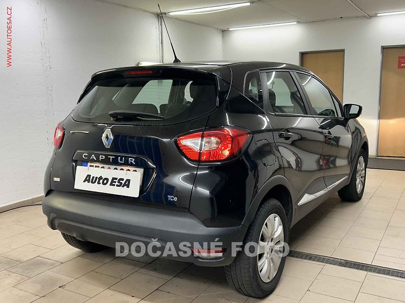 Renault Captur (2016) 1.2 TCe, 2.maj,ČR, servis - fotka 2 z 3