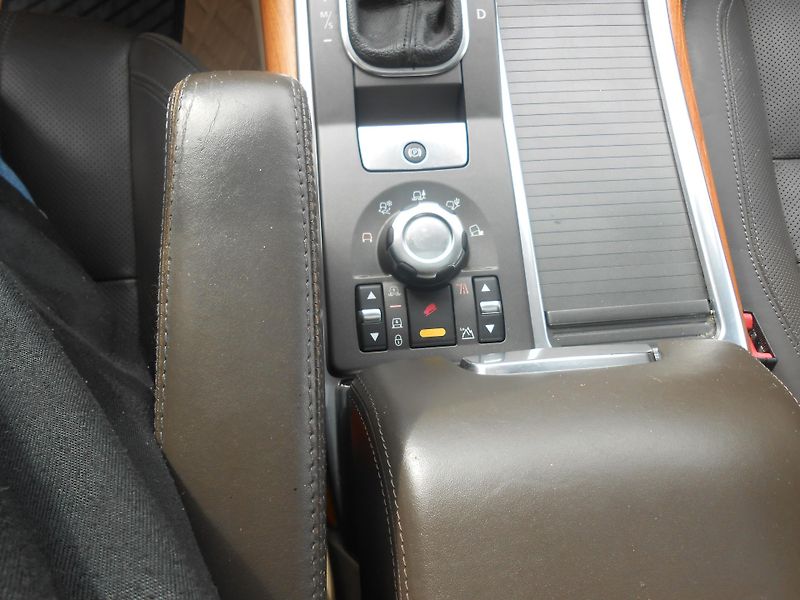 Land Rover Range Rover Sport 3.0D,180KW,4x4,XENONY,Tažné! - fotka 35 z 48