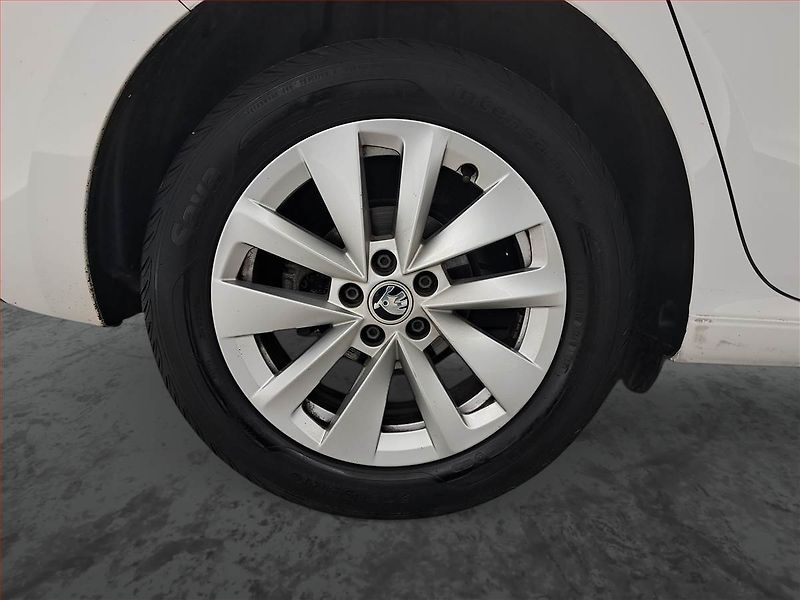 Škoda Scala (2023) Style 1.0 TSI, ČR,1.maj - fotka 15 z 16