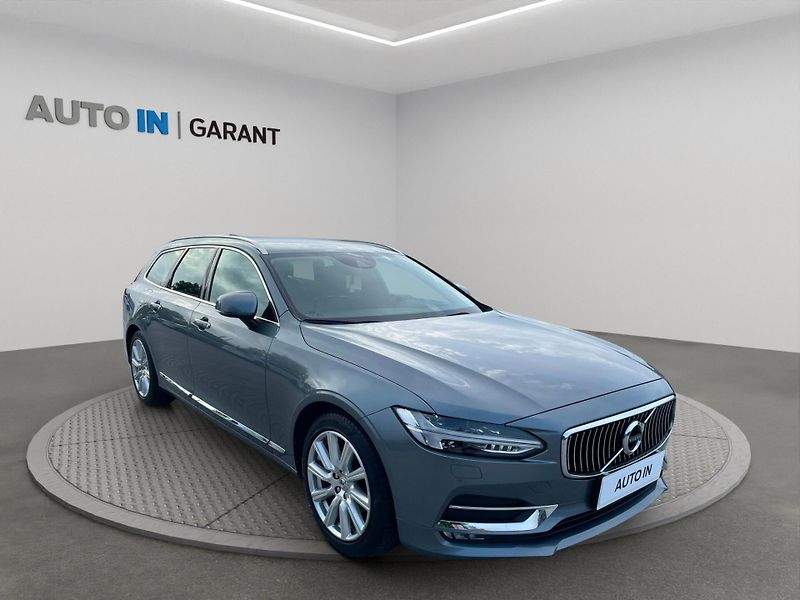 Volvo V90 (2018) D4, 140kW, Momentum - fotka 8 z 28