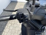 Yamaha (2026) XMAX 300 EU5+ - náhled 10