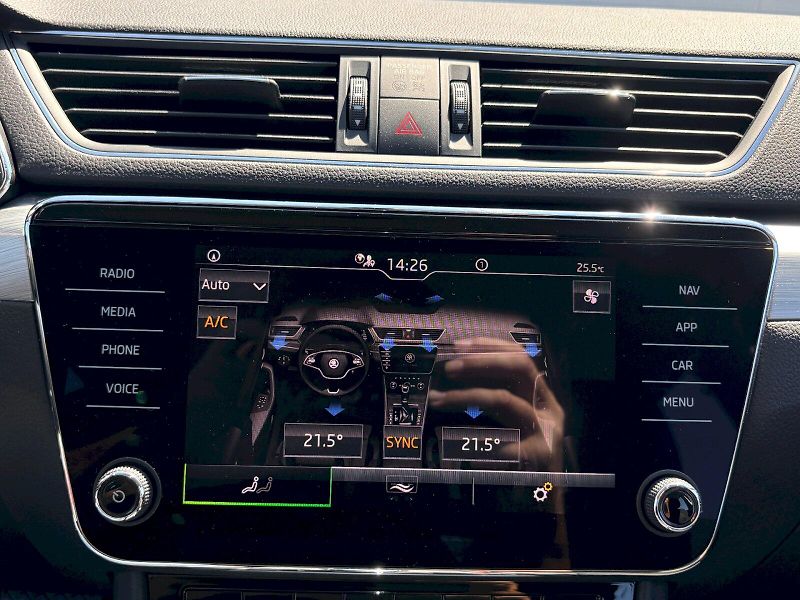 Škoda Superb (2022) Combi DSG 2.0 TDI / 110 kW / A - fotka 9 z 27