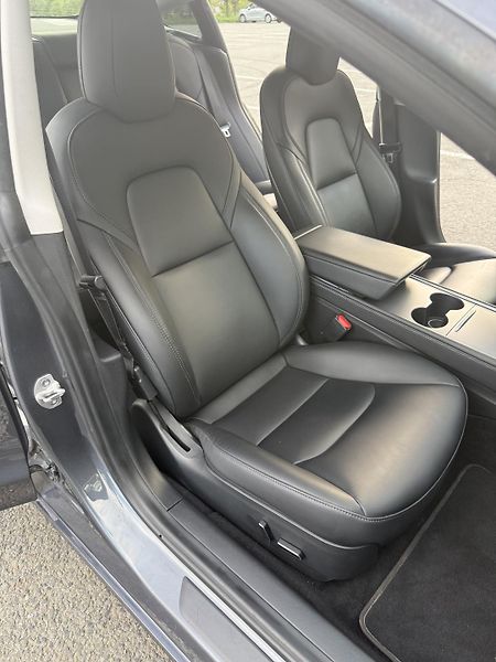 Tesla Model 3 (2022) LR, 93 %, tažné, Ryzen, Matrix - fotka 13 z 30