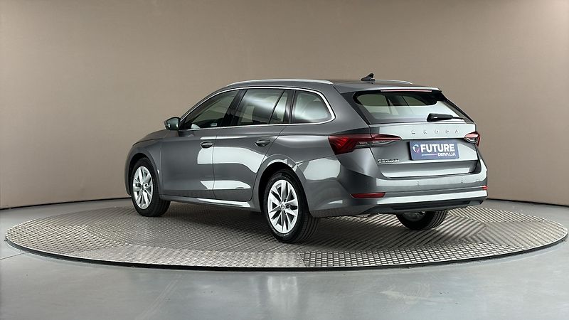 Škoda Octavia 1.5 TSI Style Combi - fotka 2 z 25