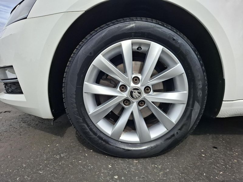 Škoda Octavia (2018) 1.6TDi 85kW,aut.klima,vyhř.sed - fotka 15 z 17