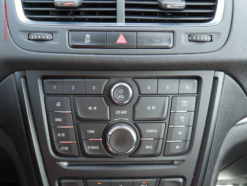 Opel Mokka (2015) 1.6 CDTi 4x4, AC, tempo - fotka 18 z 20