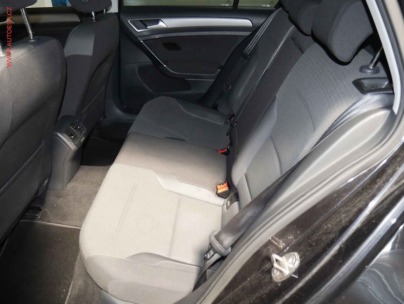Volkswagen Golf (2014) 2.0 TDi, ČR, AC, tempo - fotka 10 z 19