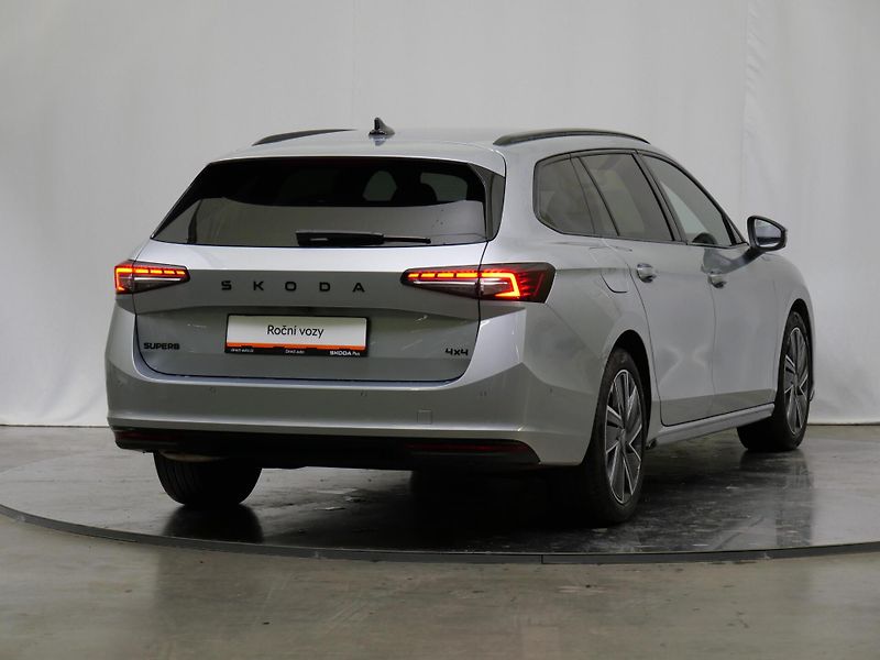 Škoda Superb - fotka 2 z 6