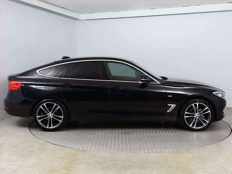 BMW Řada 3 (2014) 320d xDrive GT, 4X4, Automat - fotka 6 z 20