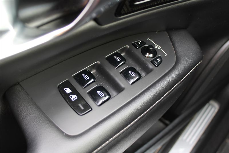 Volvo V90 2.0 B5 173kW AWD INSCRIPTION - fotka 26 z 30