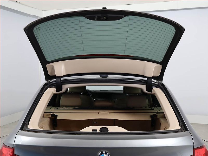 BMW Řada 5 (2012) 530d xDrive, 4X4, Automat - fotka 21 z 21