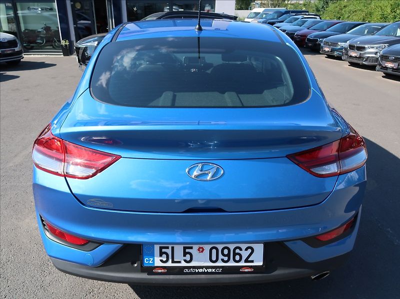 Hyundai i30 1,0 T-GDi,88kW,1majČR,serv.kn. - fotka 8 z 29