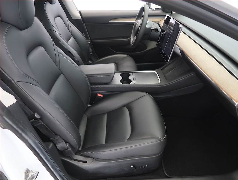 Tesla Model 3 (2021) Std Range Plus LFP, SoH 93% - fotka 9 z 33