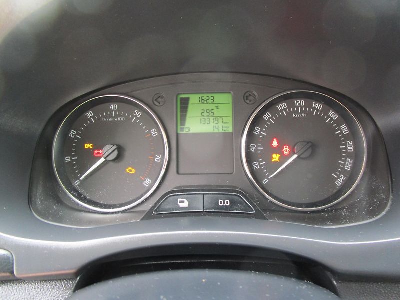Škoda Roomster 1,2TSI-63KW-NOVÁ STK - fotka 12 z 18