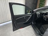 Hyundai i30 1.6 i 88kW ČR 1.MAJ.REZERVACE  - náhled 19