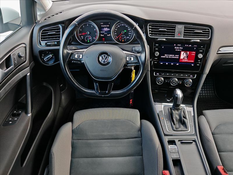 Volkswagen Golf 1,5   Variant Highline 1,5TDI - fotka 9 z 28