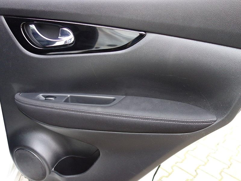 Nissan Qashqai (2017) 1.5dCi 81kW 6MAN -VÝBAVA! - fotka 32 z 42
