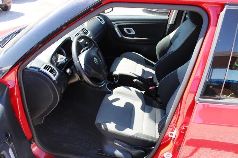 Škoda Fabia (2008) 1,2i SPORT KLIMA EL.OKNA - fotka 9 z 16