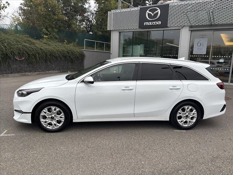Kia Ceed 1,5 TGDi TOP ZÁRUKA CARPLAY - fotka 2 z 42