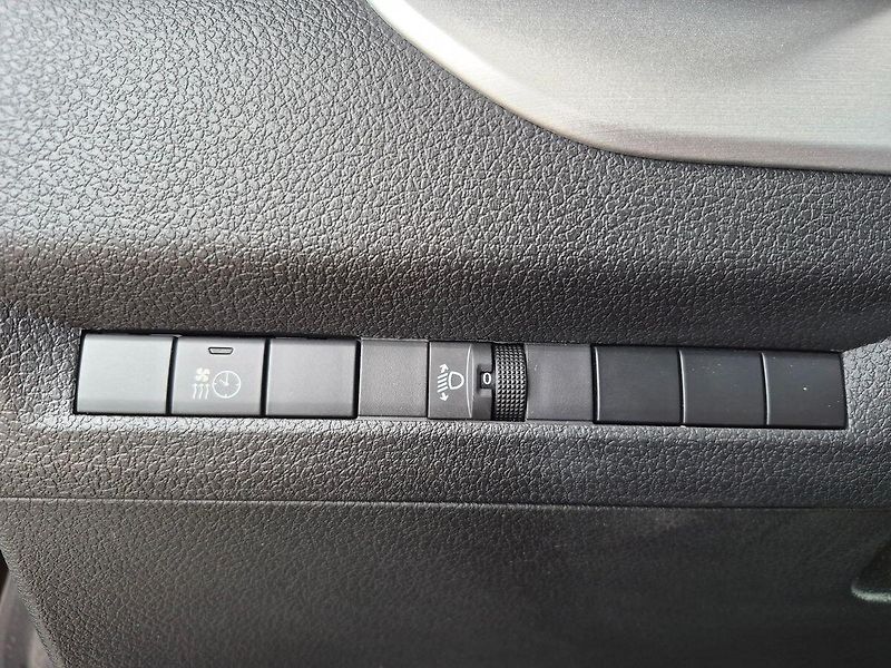 Toyota ProAce Verso VIP L2 Webasto 2,0 D 130 kW 8A - fotka 17 z 23
