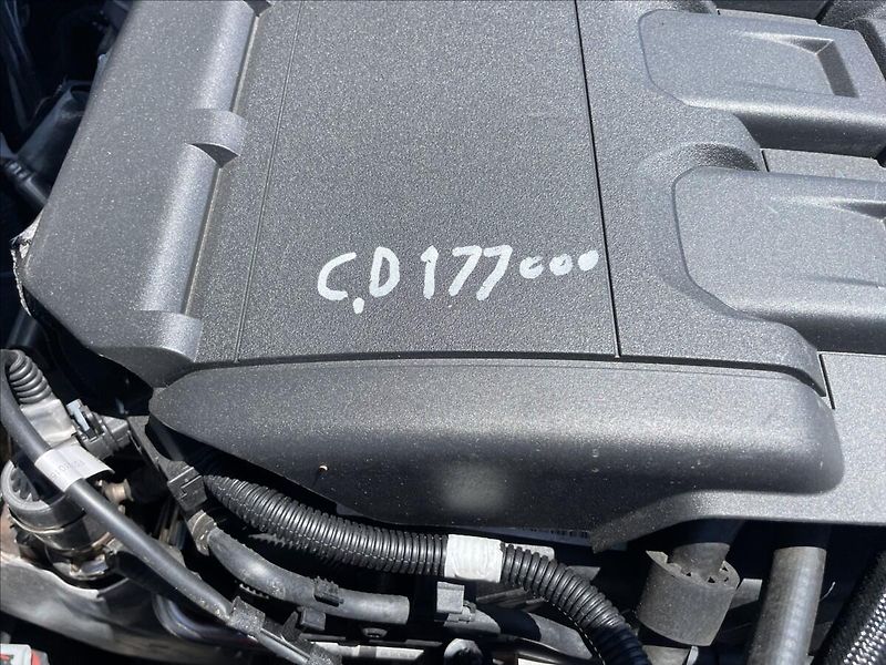 Volkswagen Golf 2,0 TDi 110kw DSG LED Radar po - fotka 27 z 39