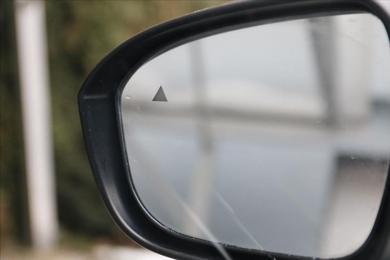 Mitsubishi Outlander 2,4 7míst, intense - fotka 21 z 70