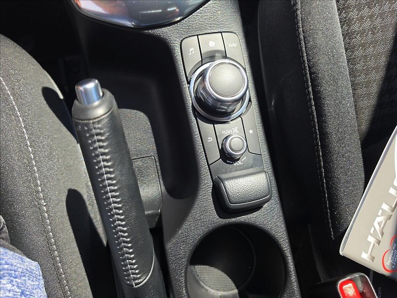 Mazda 2 1,5 Skyactiv G75 33tkm NAVI ST - fotka 26 z 43