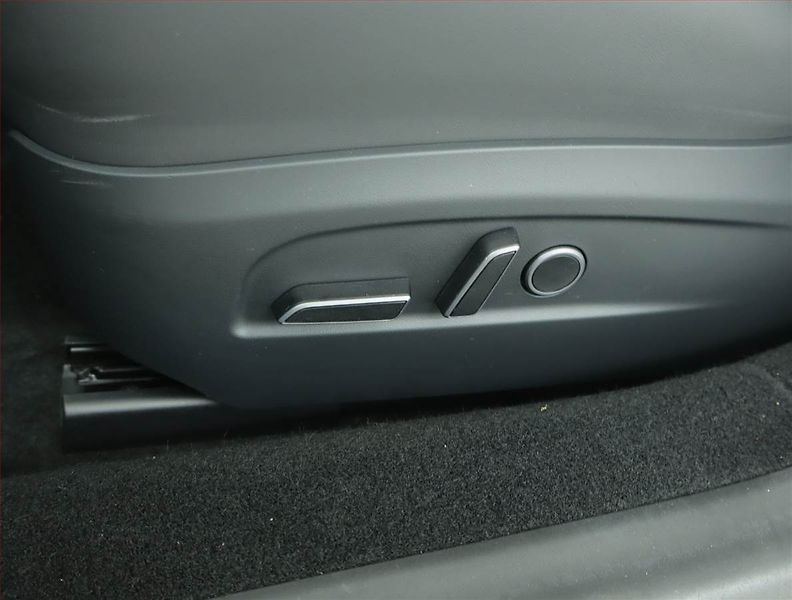 Tesla Model 3 (2023) Standard Range LFP, SoH 96% - fotka 20 z 22
