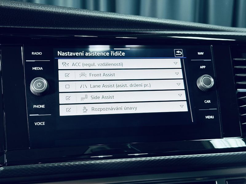 Volkswagen Caravelle (2023) 6.1*Highline*BULLI*LONG*NEZ.TO - fotka 28 z 38