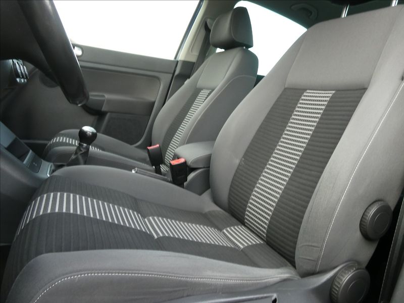 Volkswagen Golf Plus 1,4 TSi 90kW serviska - fotka 25 z 37