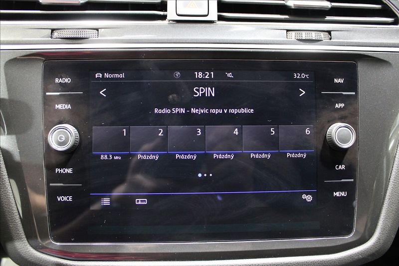 Volkswagen Tiguan Allspace 2,0 TSI ALL 4M DSG R-line - fotka 22 z 33