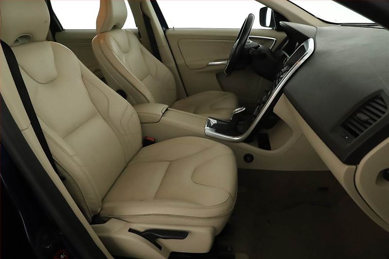 Volvo XC60 (2012) D4, Automat, Tempomat - fotka 15 z 17