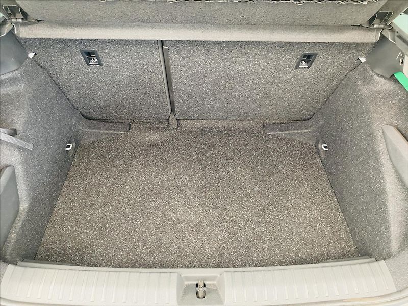 Škoda Kamiq 1,0 TSI 85kW Top Selection - fotka 26 z 27