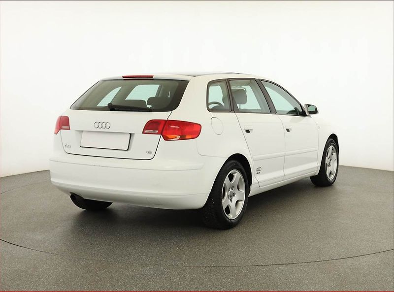 Audi A3 (2006) 1.6, po STK, za super cenu - fotka 5 z 12