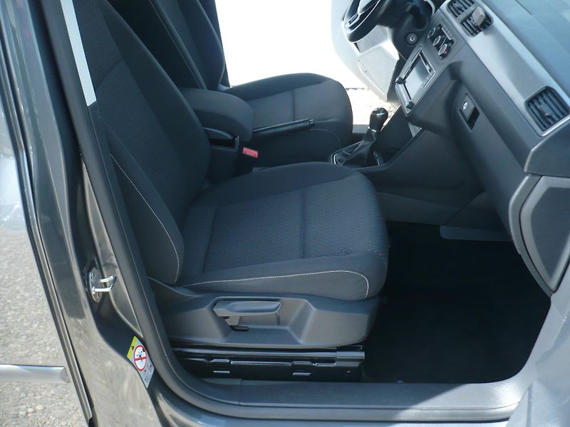 Volkswagen Caddy 2.0TDI 110Kw Serviska Klima - fotka 20 z 30