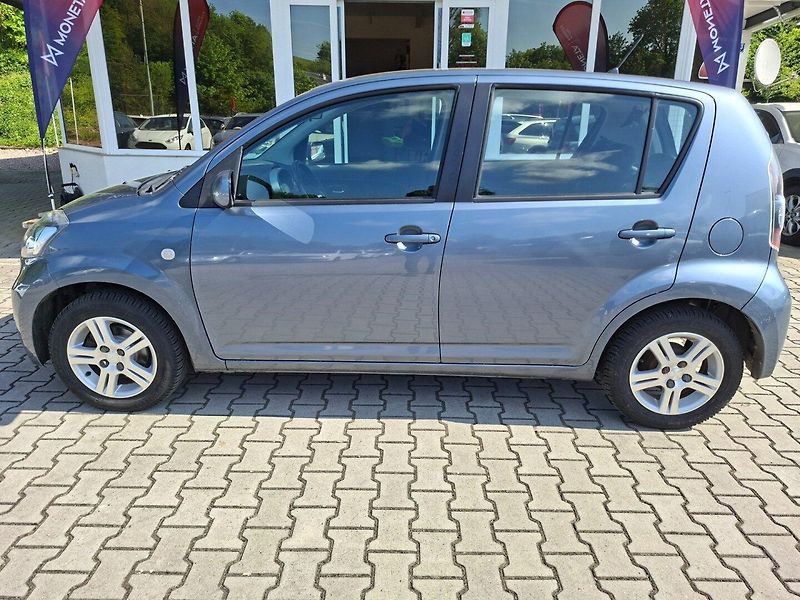 Daihatsu Sirion (2006) 1.3i 67kW AUT 4WD - fotka 5 z 39