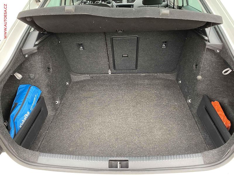 Škoda Octavia (2018) 1.6 TDi, ČR, Style, LED - fotka 7 z 18