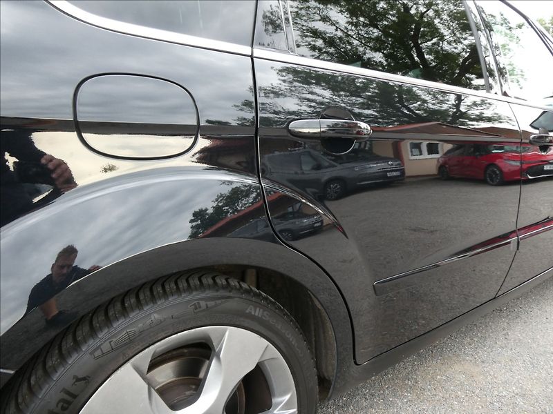 Ford S-MAX 2,0 EcoBoost Titanium,AT,závěs - fotka 13 z 60