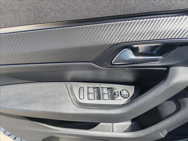 Peugeot 508 1,5 508 SW BlueHDi 130 EAT8 Al - fotka 16 z 21