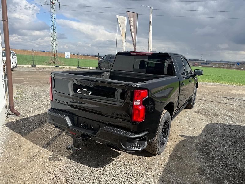 Chevrolet Silverado (2026) HIGH COUNTRY Midnight 6.2l - fotka 3 z 19