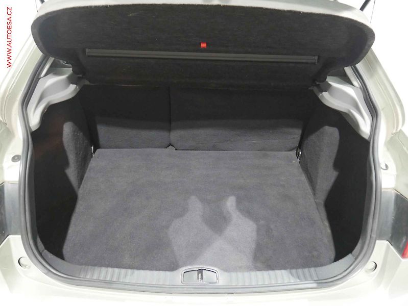 Renault Laguna (2001) 1.8 16V, Xenon, kůže - fotka 7 z 19