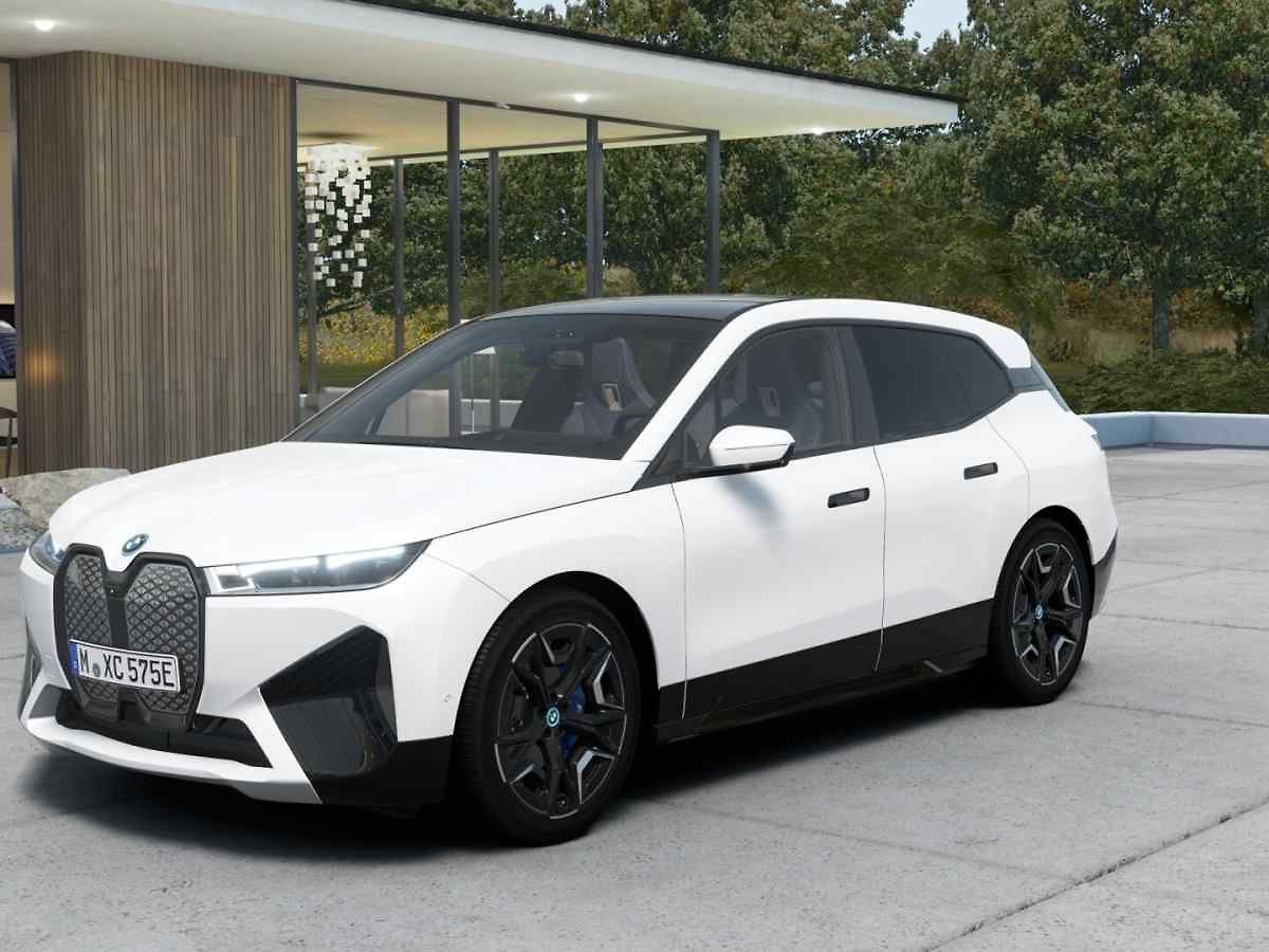 BMW iX