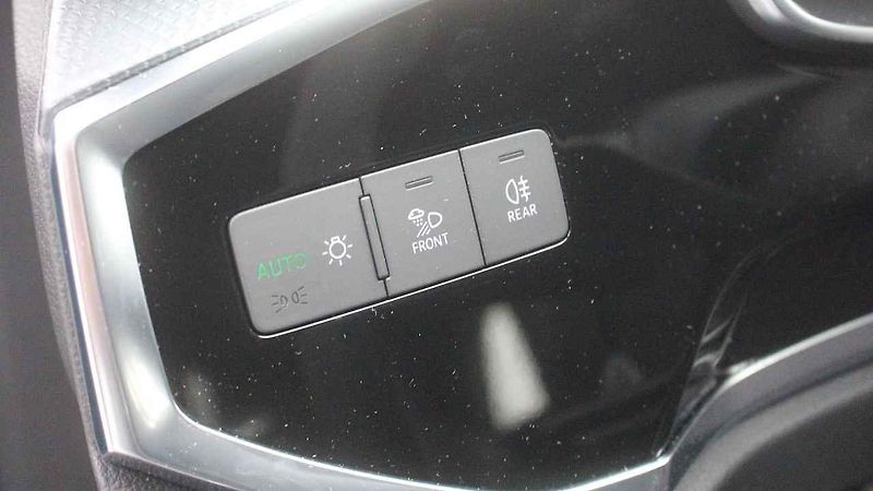 SUV Audi teď mají osmiúhelníkovou masku chladiče