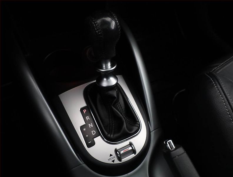 Mitsubishi Outlander (2012) 2.2 DI-D, 4X4, Automat - fotka 12 z 20