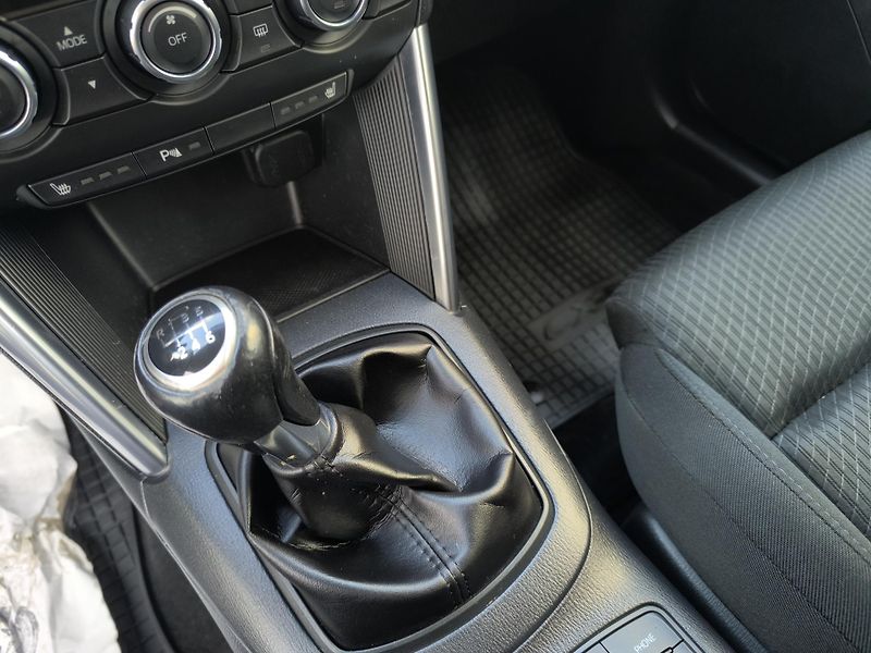 Mazda CX-5 2.2 4x4 TAŽNÉ, DOLOŽENÉ KM - fotka 29 z 39